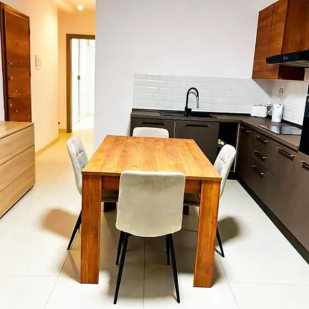 Modern Cozy With Terrace & Valley View In Msida شقة
