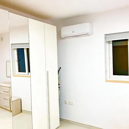 Modern Cozy With Terrace & Valley View In Msida
